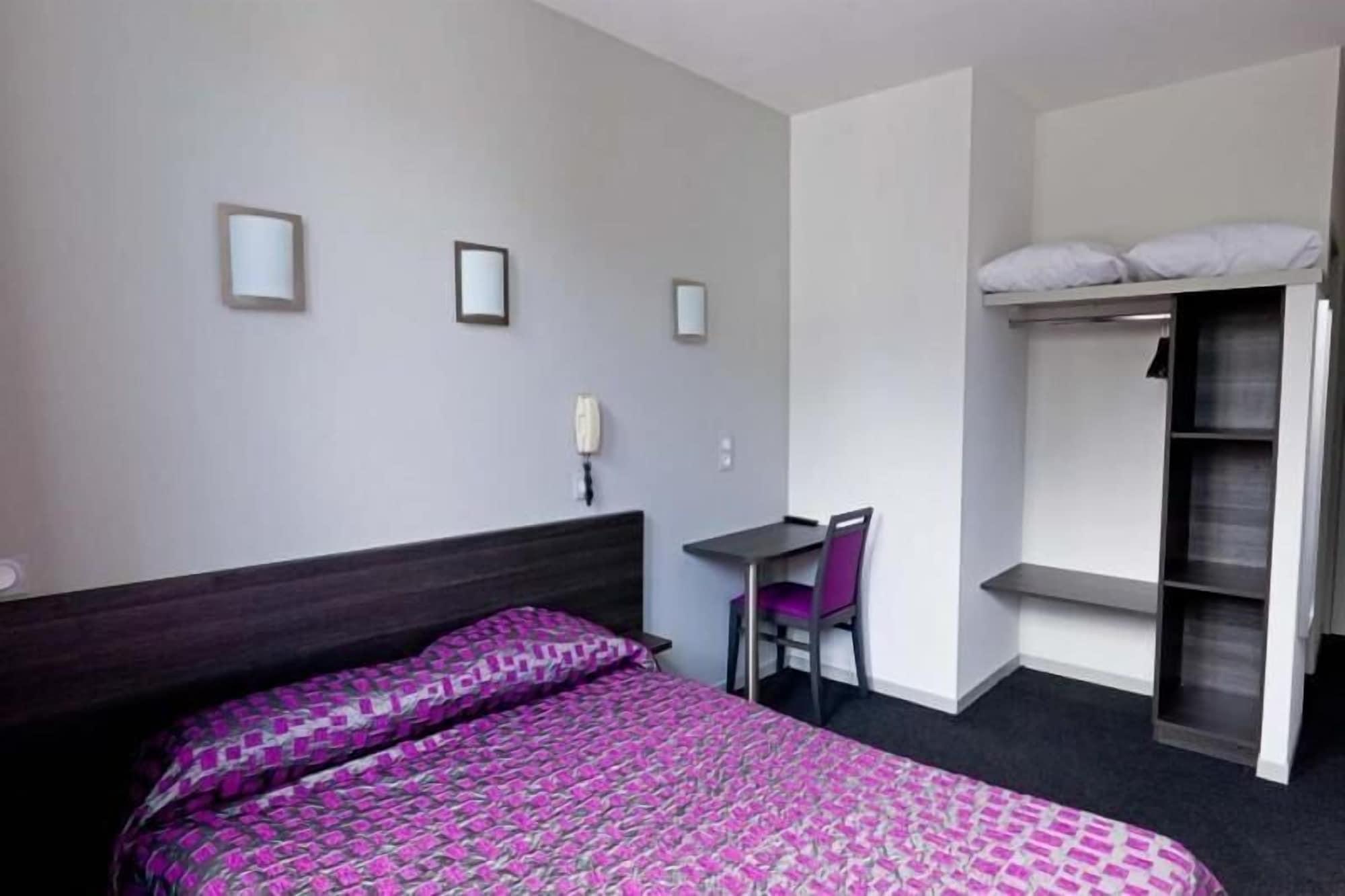 Hotel Saint Etienne Lourdes Exterior photo